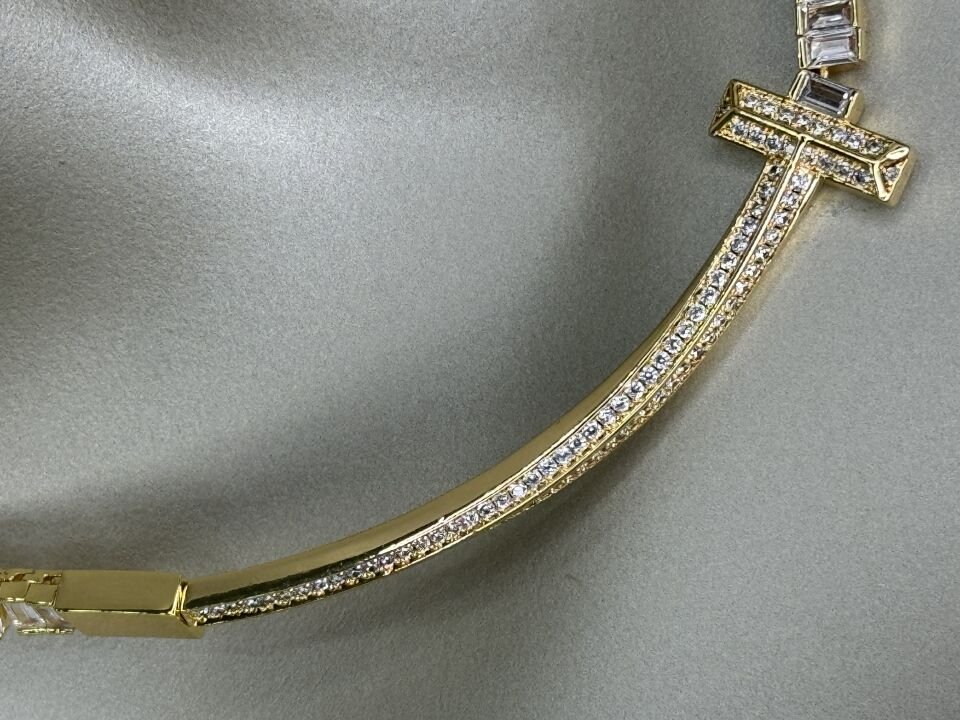 Gold Renk Çelik Kelepçe Model Kolye