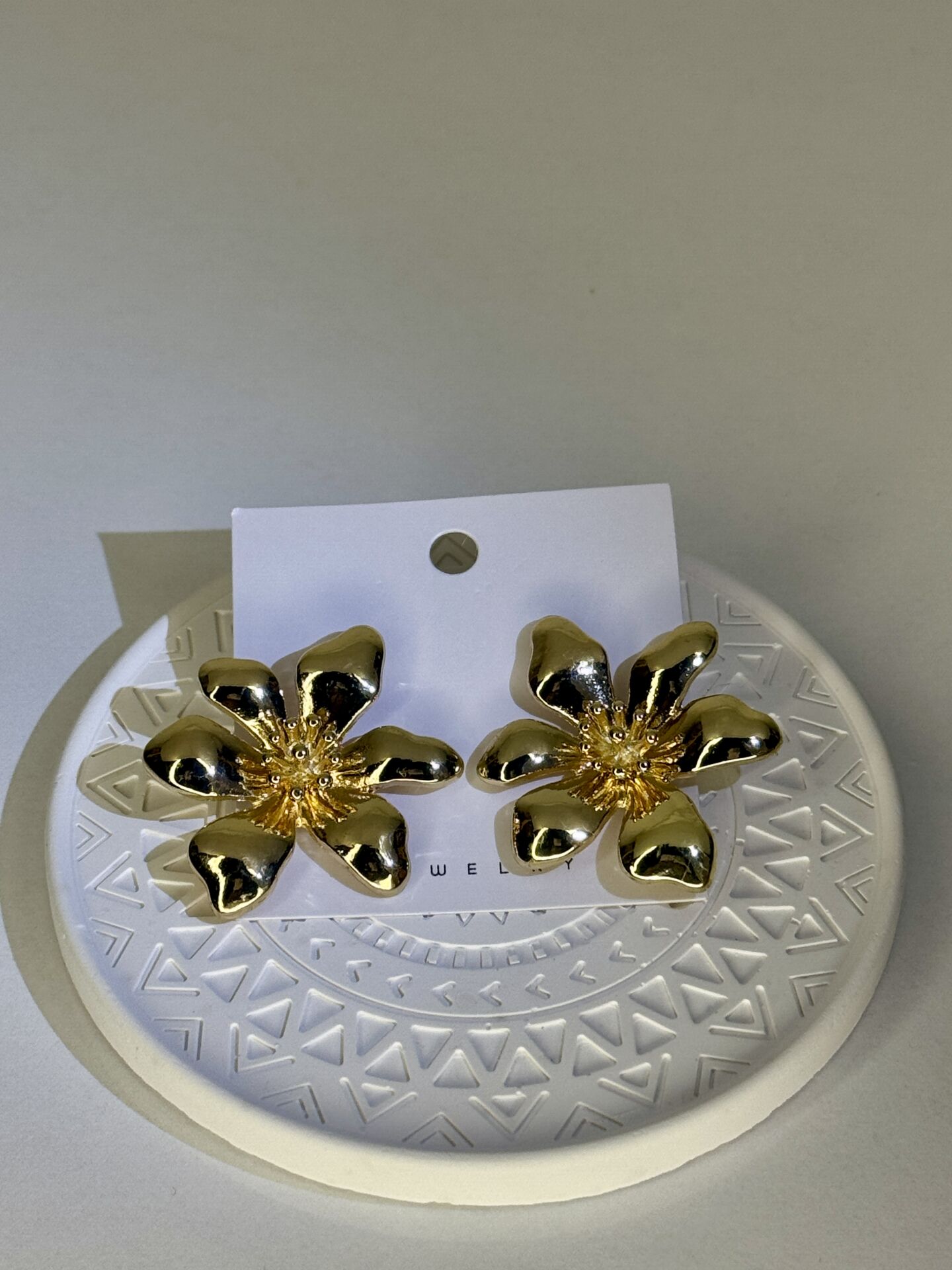 Çelik Gold Renk Çiçek Küpe