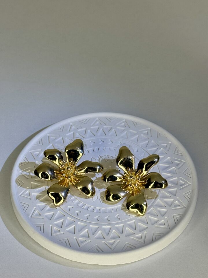 Çelik Gold Renk Çiçek Küpe